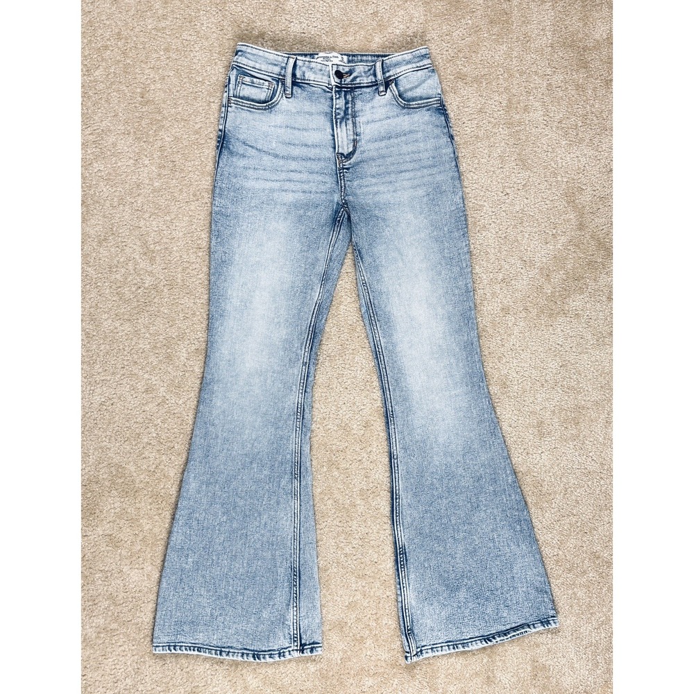 Abercrombie & Fitch Flare Ultra High Rise Light Wash Jeans Womens Size 0 25 R